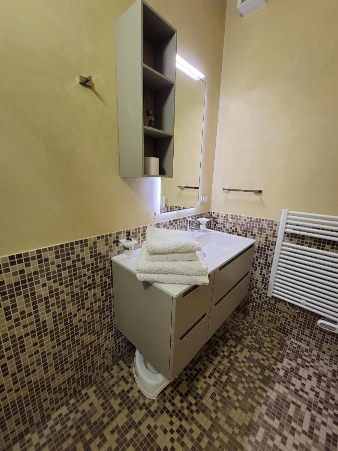 Royal Apartments Garda Сирмионе Екстериор снимка